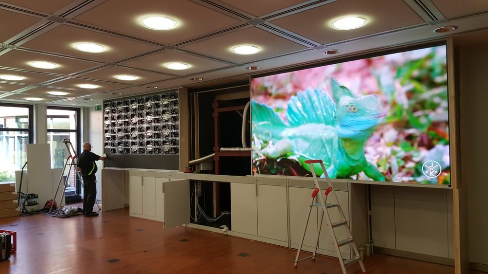 VIDEOWALLS VON DELTA BEI DER HANNOVER RÜCK